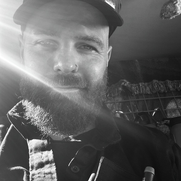 Meet your Posher, Jeffrey - Picture 1 of 1